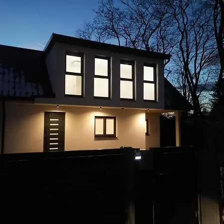 House With Garden, Free Parking Отель Грац