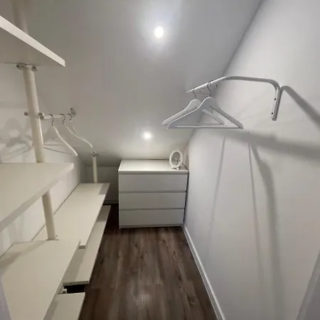 Отель House With Garden, Free Parking 3*