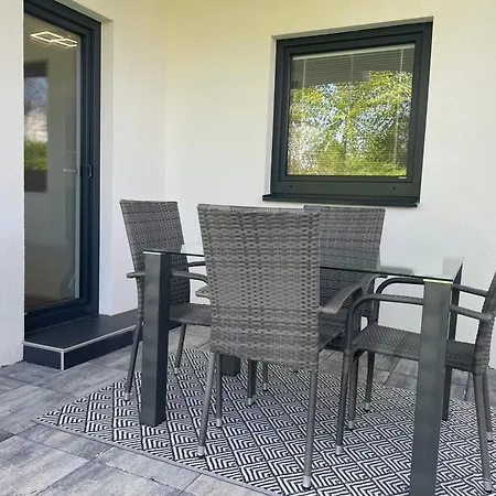 Отель House With Garden, Free Parking 3*
