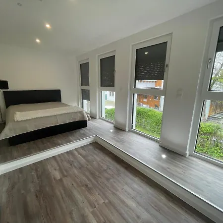 House With Garden, Free Parking ホテル 3*