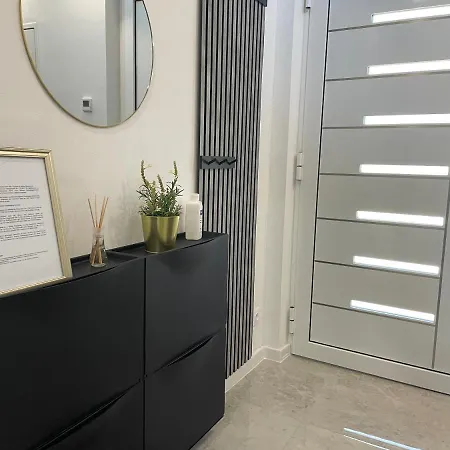 House With Garden, Free Parking