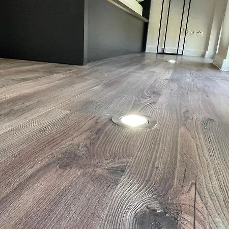 House With Garden, Free Parking